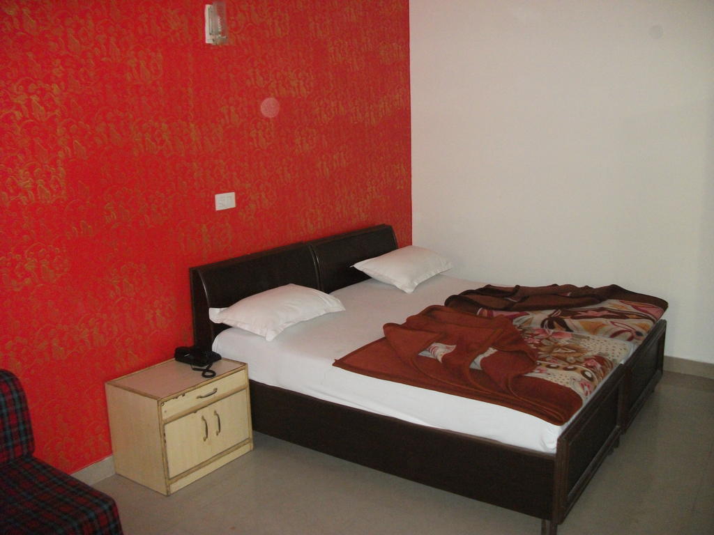 Shalimar Hotel Nova Deli Quarto foto