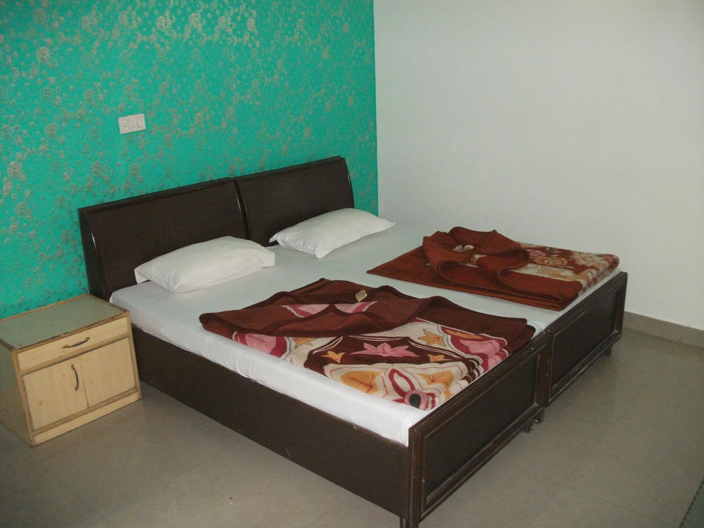 Shalimar Hotel Nova Deli Quarto foto