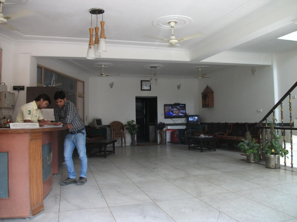 Shalimar Hotel Nova Deli Exterior foto